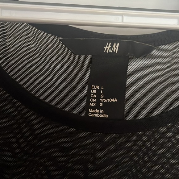 Black dress - Picture 3 of 3